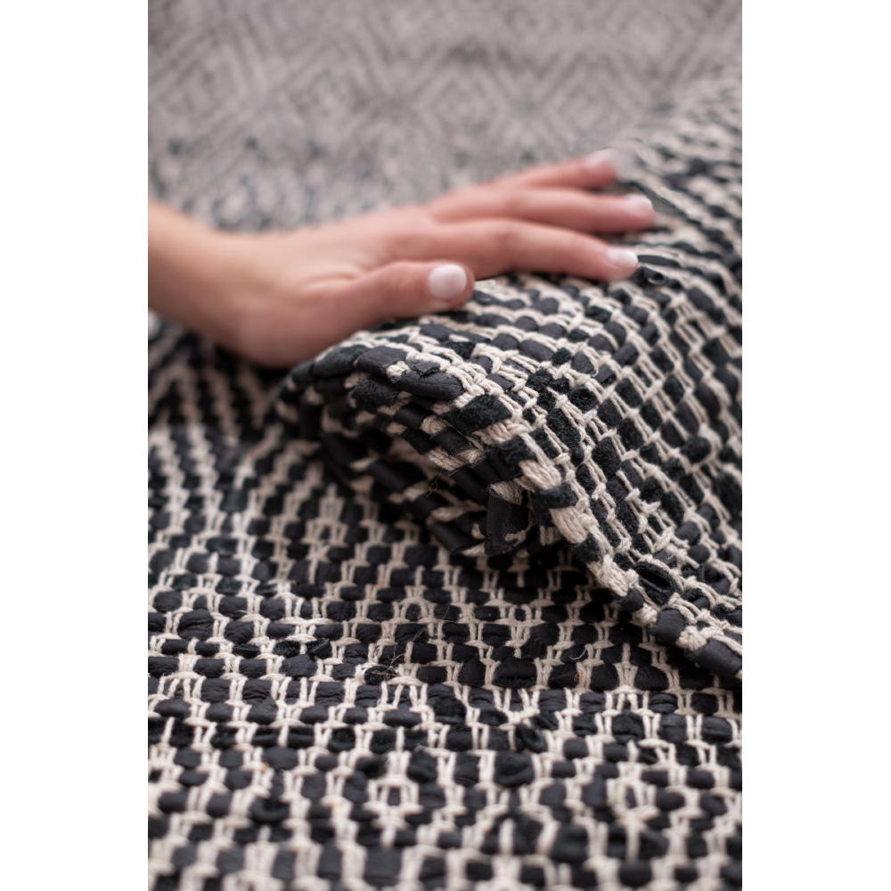 ROMBO ΧΑΛΑΚΙ 60x90cm ΔΕΡΜΑ ΜΑΥΡΟ ΜΠΕΖ