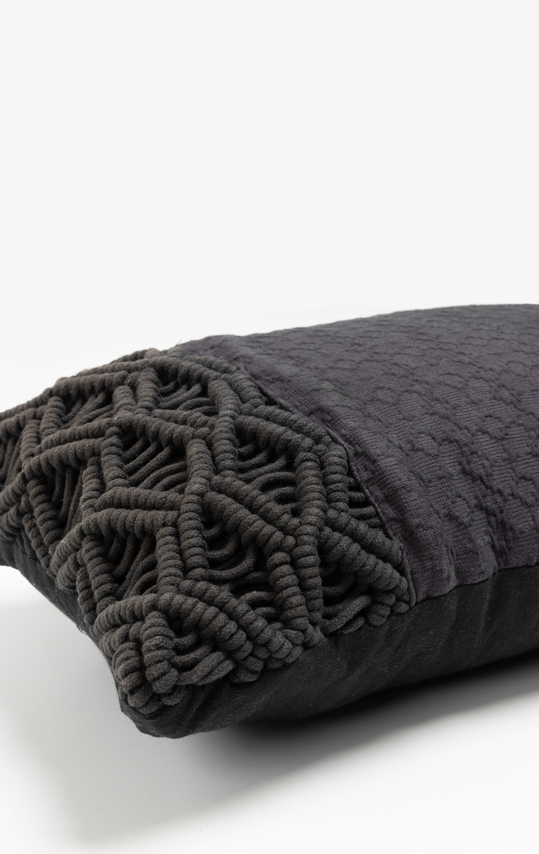 AL MANO ΔΙΑΚΟΣΜΗΤΙΚΟ ΜΑΞΙΛΑΡΙ 45x45x5 ΒΑΜΒΑΚΙ ΜΑΥΡΟ POLYESTER